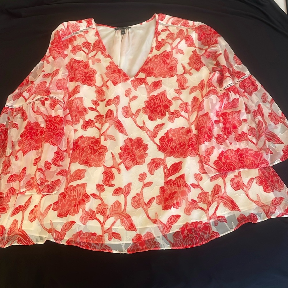 Adriana Papell  - women’s long sleeved, V-neck dressy top  NwoT